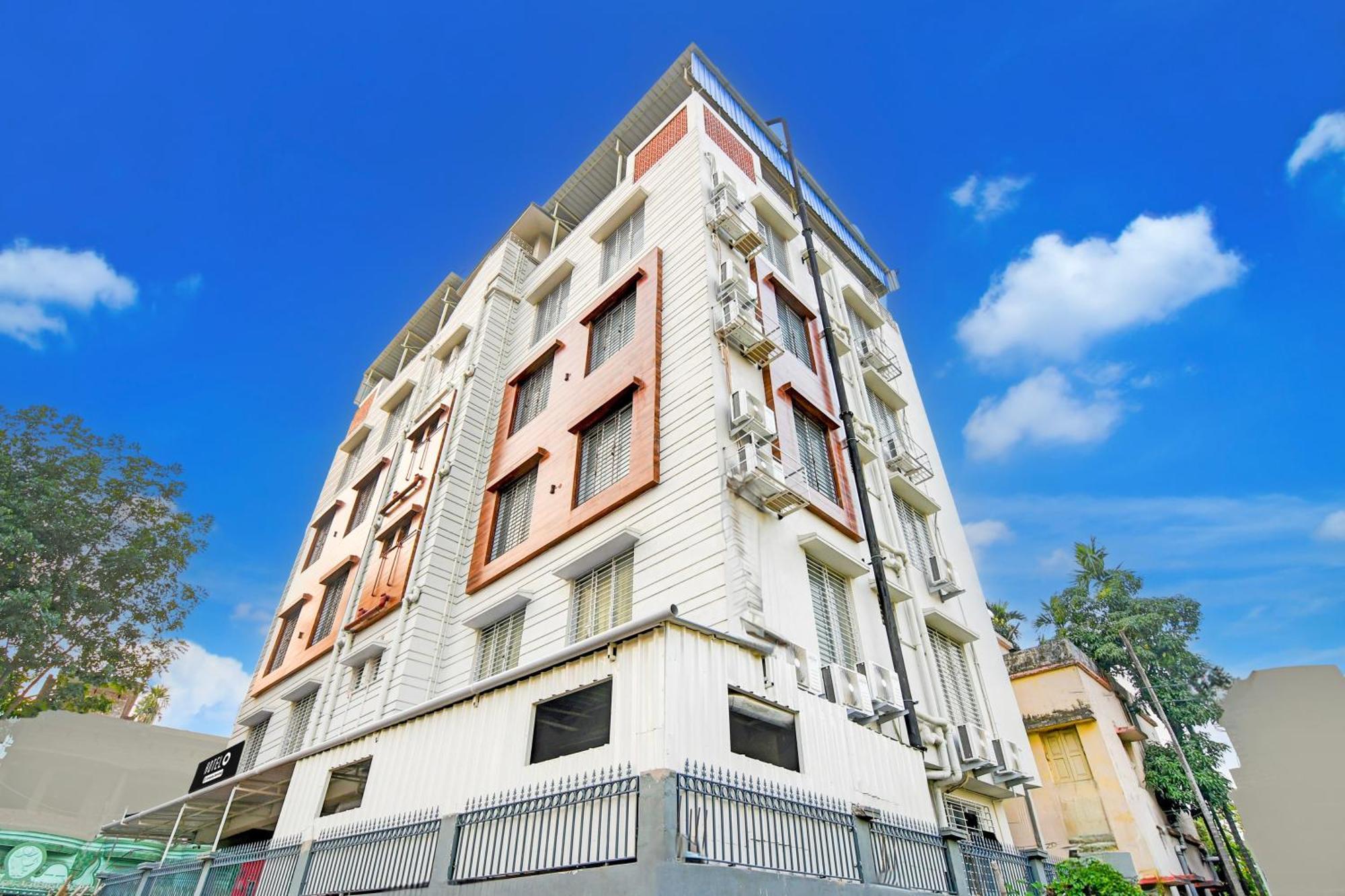 Super Townhouse Kaikhali Near Airport Calcutta Exterior foto