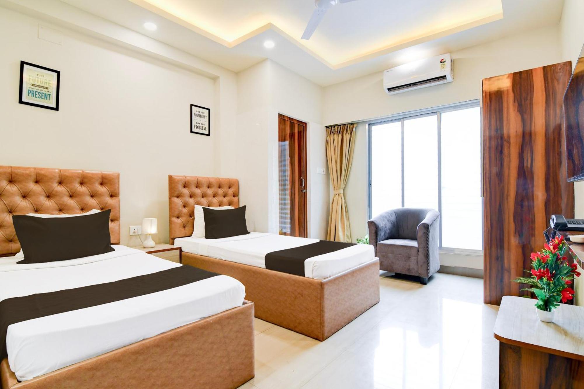Super Townhouse Kaikhali Near Airport Calcutta Exterior foto