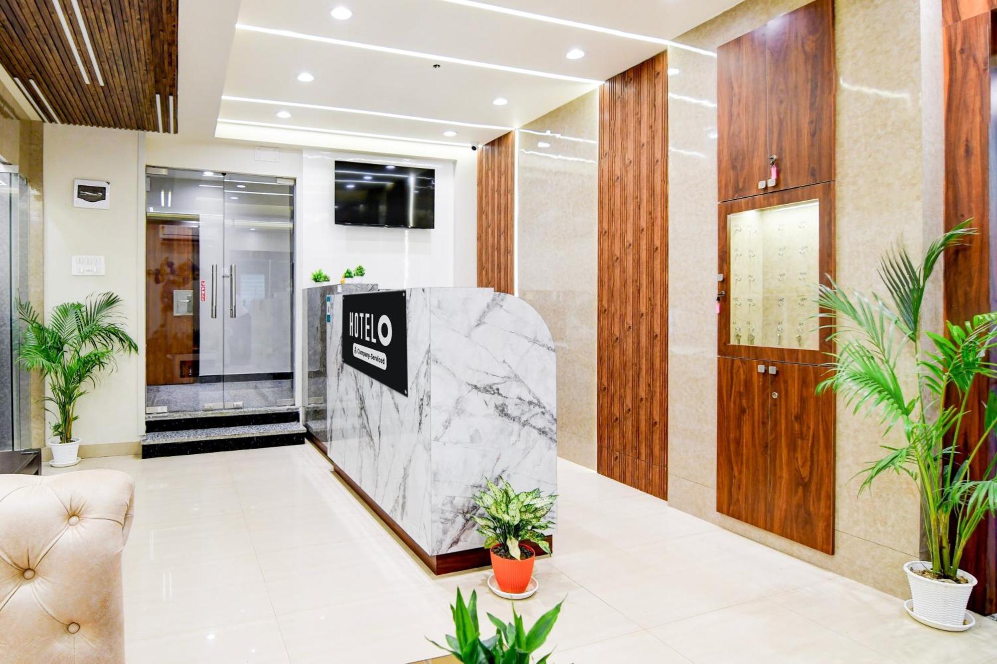 Super Townhouse Kaikhali Near Airport Calcutta Exterior foto