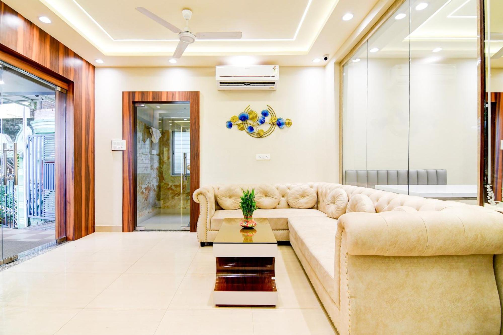 Super Townhouse Kaikhali Near Airport Calcutta Exterior foto